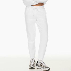 TNA Cozy Fleece Boyfriend Sweatpants (White)
